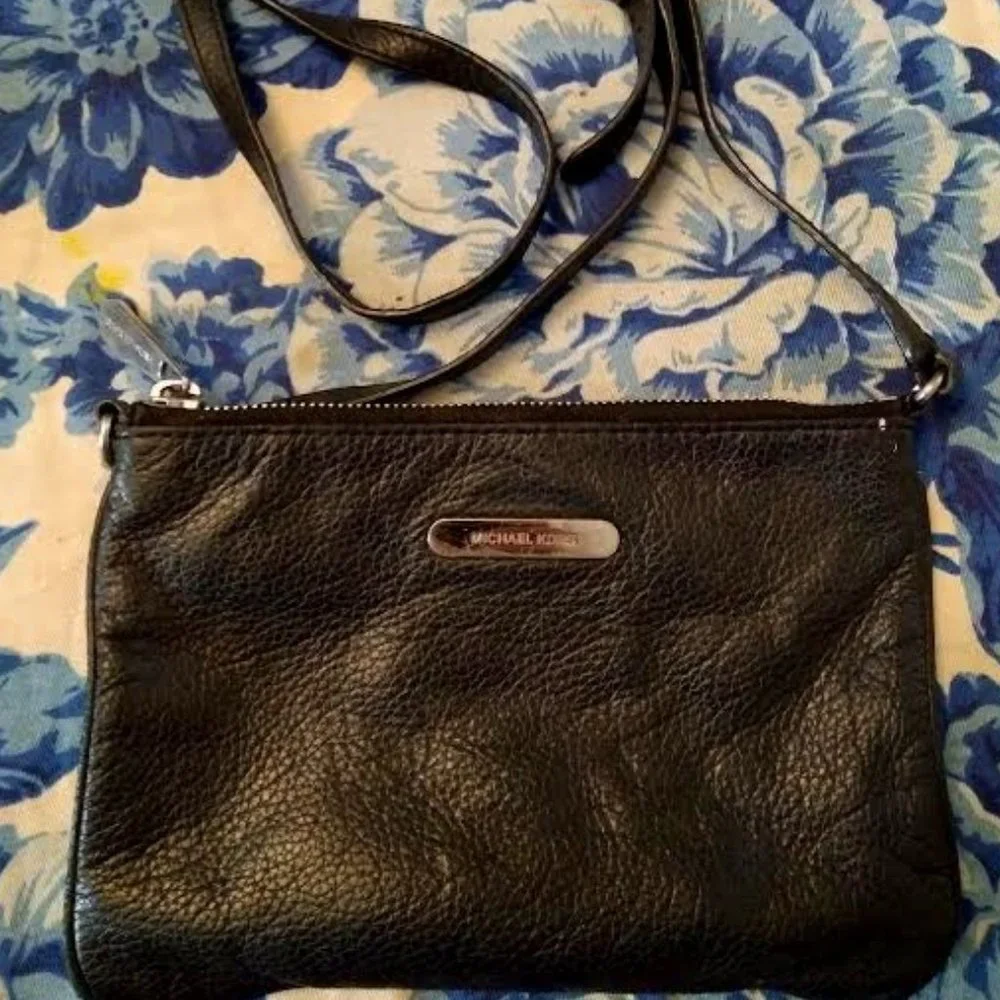 Purse - Picture 1 of 6